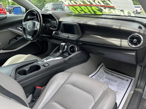 Used 2020 Chevrolet Camaro LT w/ RS Package image 14