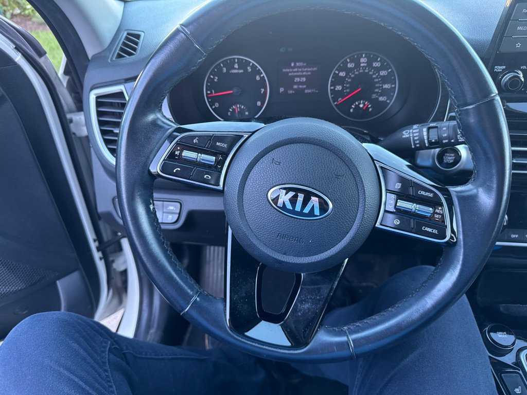Used 2021 Kia Seltos EX AWD/4WD image 2