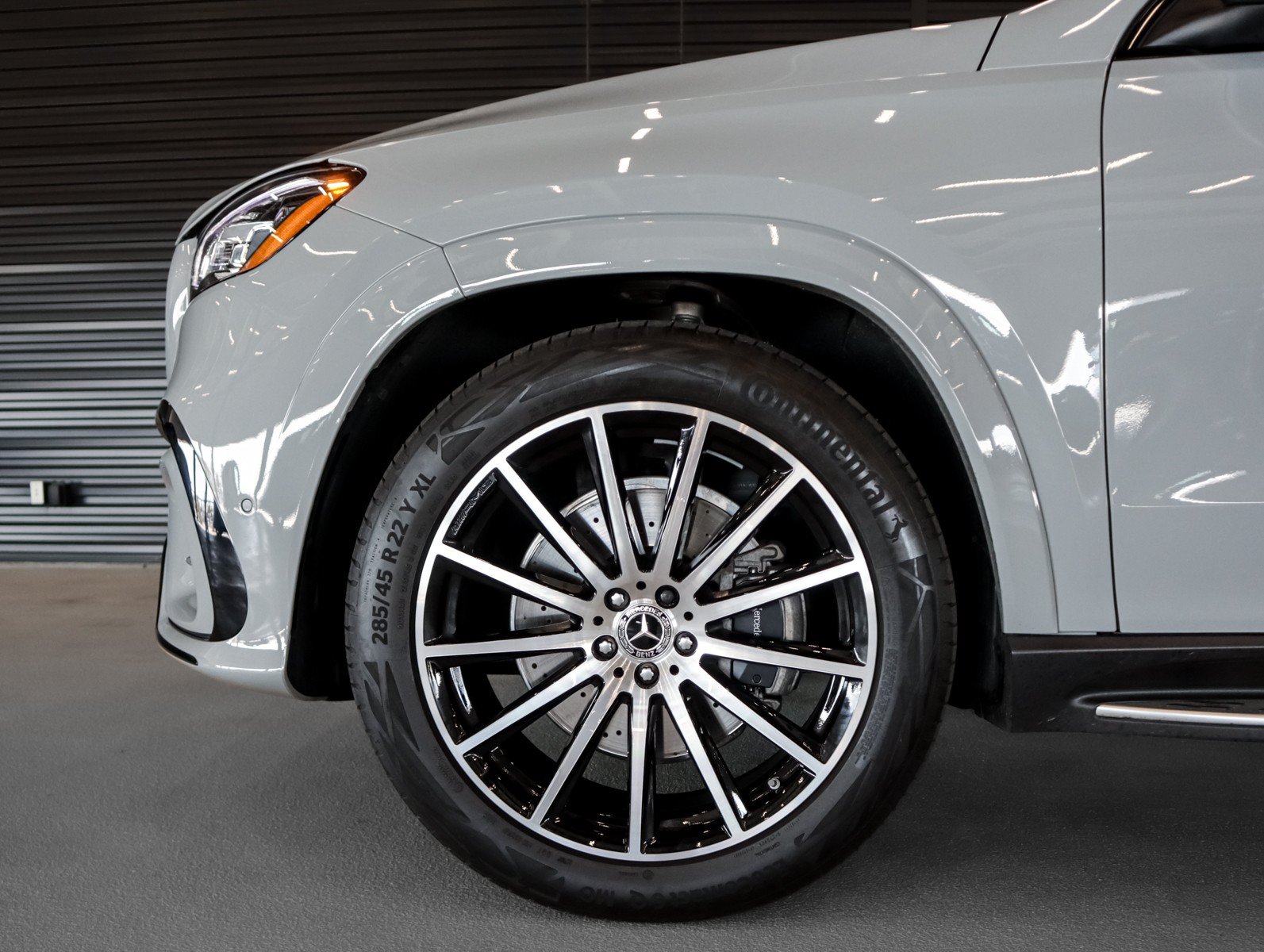 Used 2026 Mercedes-Benz GLS 450 4MATIC image 4