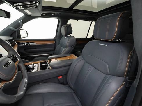 Used 2022 Jeep Grand Wagoneer Series II w/ Convenience Group III image 11