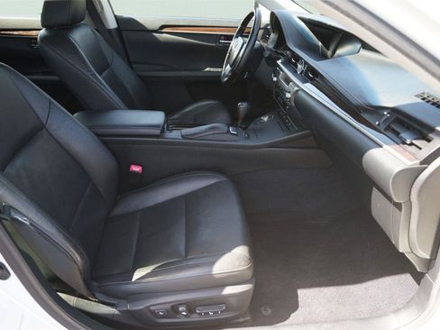 Used 2014 Lexus ES 350 w/ Luxury Package FWD image 19