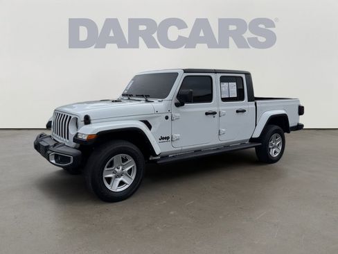 Used 2023 Jeep Gladiator Sport image 3