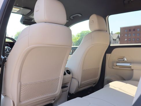 Used 2024 Mercedes-Benz GLB 250 image 14
