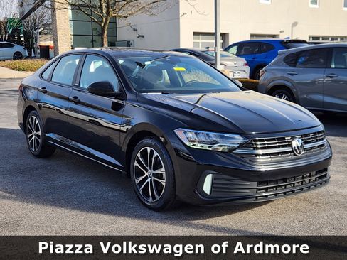 Used 2023 Volkswagen Jetta Sport image 1