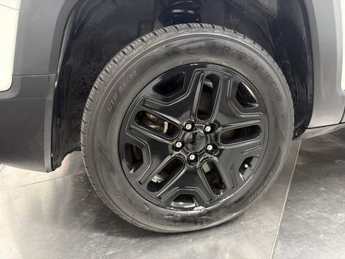 Used 2018 Jeep Renegade Trailhawk AWD/4WD image 31