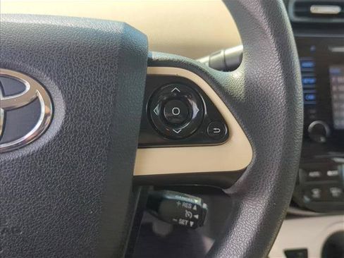 Certified 2016 Toyota Prius Two FWD image 13