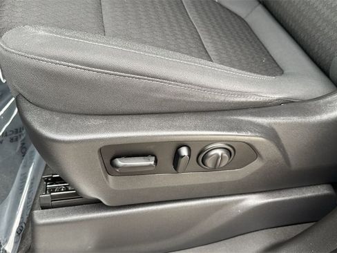 Used 2021 Chevrolet Silverado 1500 LT image 42