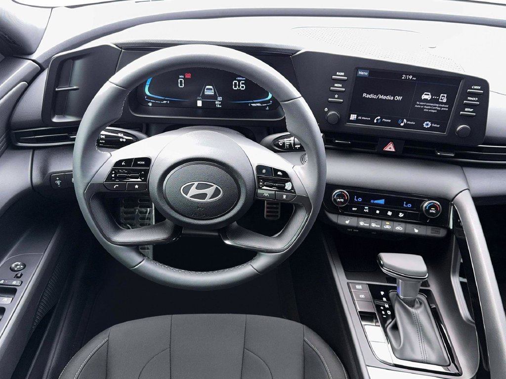 Certified 2026 Hyundai Elantra SEL Sport Premium w/ Cargo Package FWD image 17