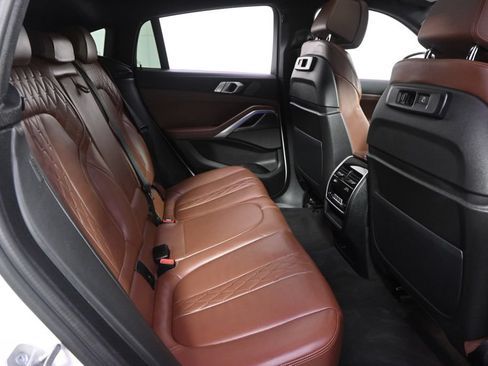 Used 2022 BMW X6 xDrive40i w/ M Sport Package AWD/4WD image 18