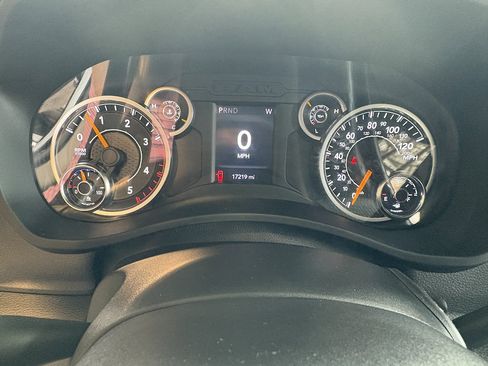 Used 2020 RAM 5500 Tradesman w/ Chrome Appearance Group image 17