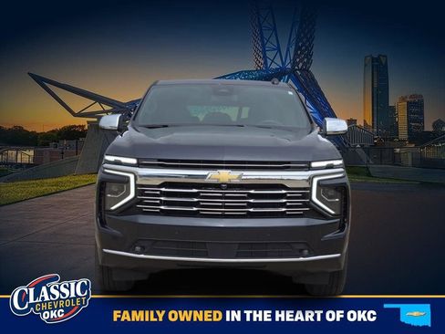 Used 2026 Chevrolet Tahoe Premier AWD/4WD image 2