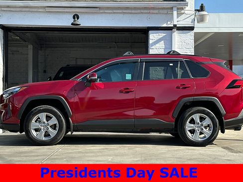 Certified 2022 Toyota RAV4 XLE w/ Convenience Package image 7