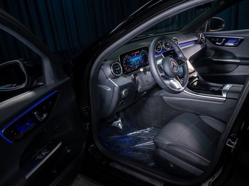 Certified 2025 Mercedes-Benz C 300 Sedan image 10