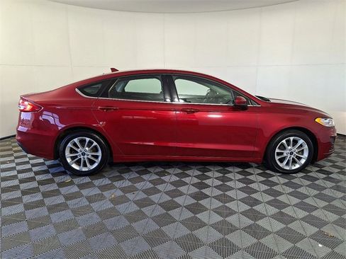 Used 2020 Ford Fusion SE image 11
