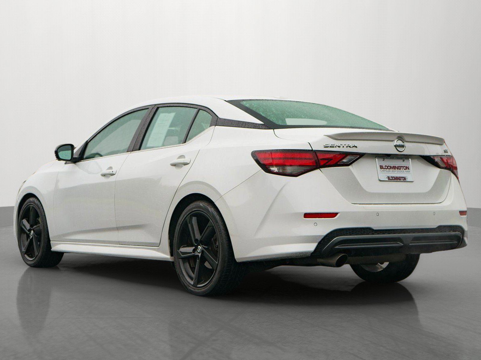 Used 2022 Nissan Sentra SR w/ SR Premium Package FWD image 5