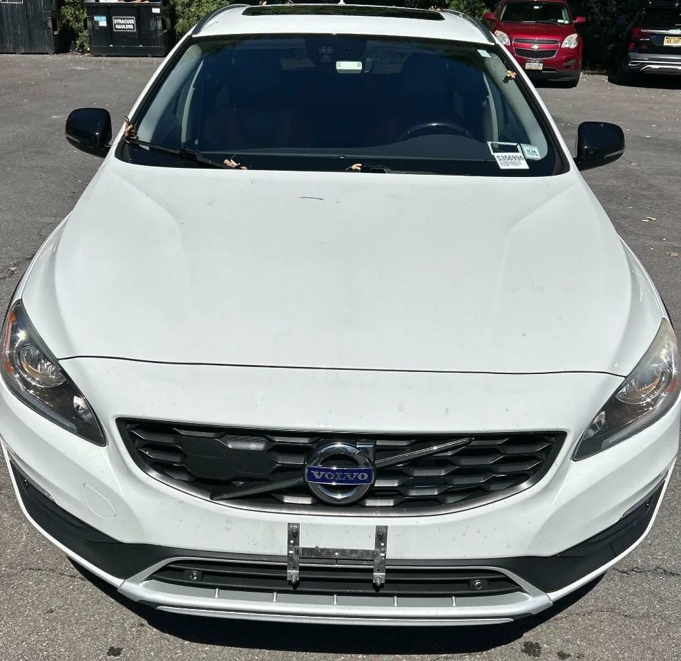 Used 2018 Volvo V60 T5 Cross Country AWD/4WD image 8