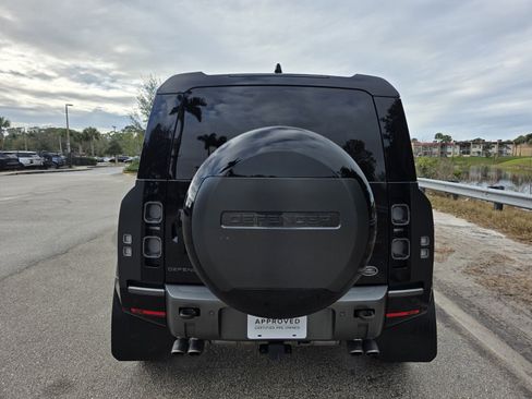 Used 2023 Land Rover Defender 110 image 6