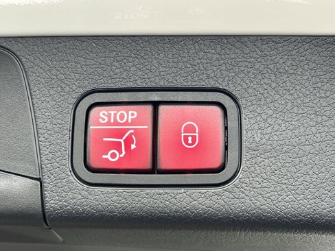 New 2026 Mercedes-Benz GLB 250 4MATIC image 25