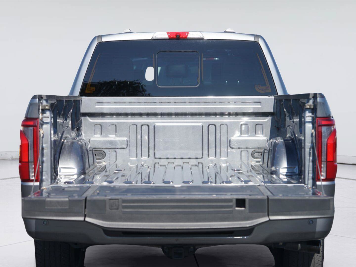 Certified 2024 Ford F150 Platinum w/ Equipment Group 702A High AWD/4WD image 32