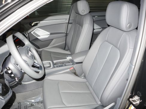 New 2025 Audi Q3 2.0T Premium image 8