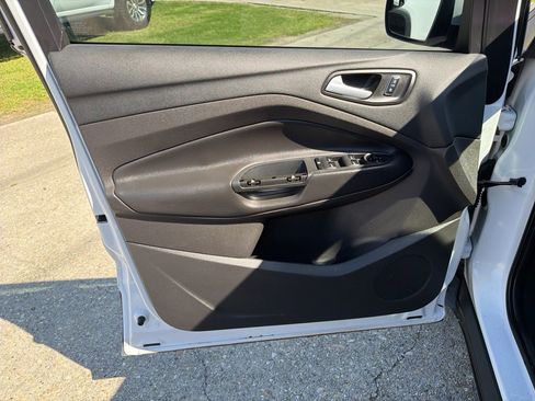 Used 2016 Ford Escape SE image 11