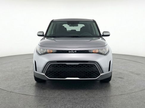 Used 2025 Kia Soul LX w/ LX Technology Package FWD image 2