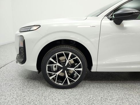 New 2026 Audi Q3 quattro 2.0T AWD/4WD image 15