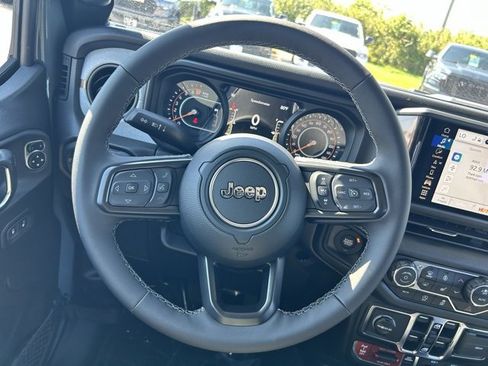 New 2025 Jeep Gladiator Willys image 15