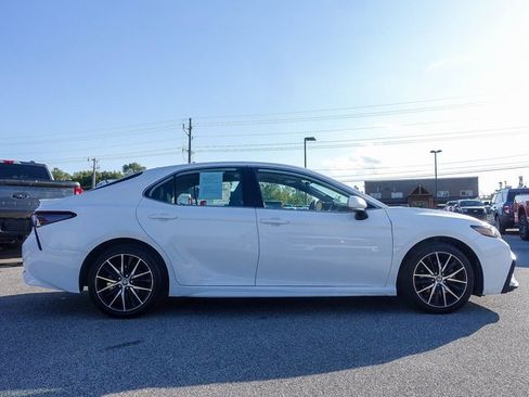 Used 2023 Toyota Camry SE image 7