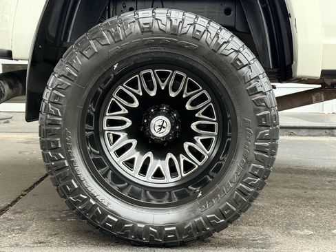 Used 2018 RAM 3500 Laramie Longhorn image 15