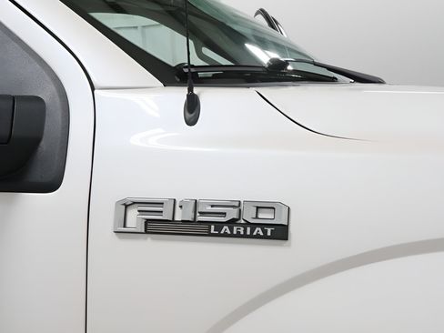 Used 2019 Ford F150 Lariat w/ Equipment Group 502A Luxury AWD/4WD image 34