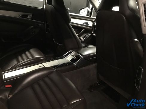 Used 2016 Porsche Panamera GTS image 34