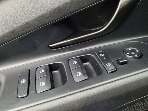 Used 2025 Hyundai Elantra Sport FWD image 27