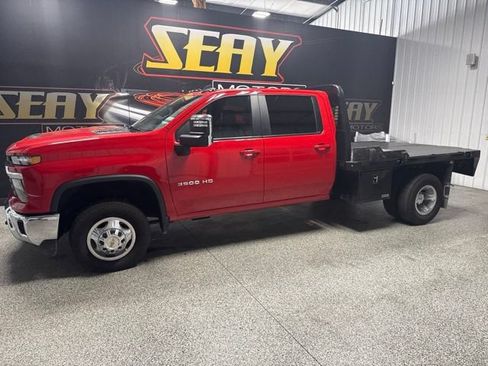 Used 2024 Chevrolet Silverado 3500 LT w/ Convenience Package AWD/4WD image 2