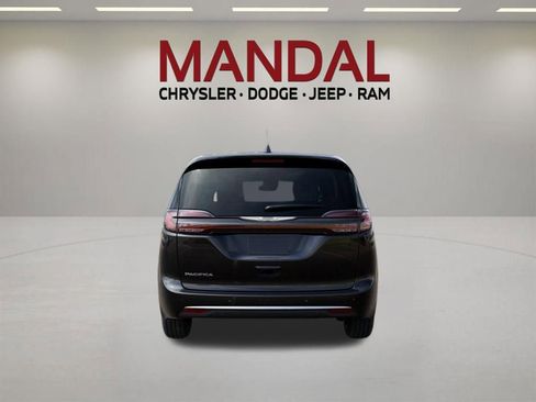 New 2026 Chrysler Pacifica Select FWD image 7