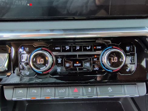 Used 2025 GMC Sierra 1500 Denali Ultimate image 29