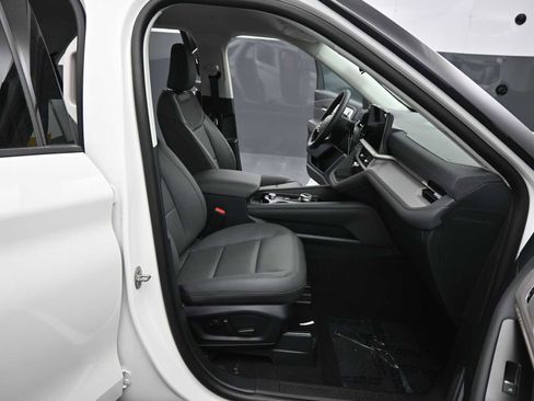 New 2026 Ford Explorer Active image 12