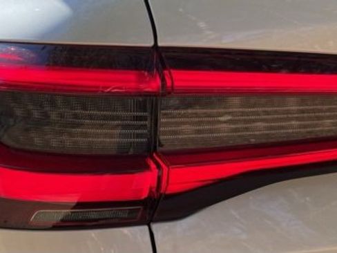 Used 2023 BMW X5 sDrive40i w/ M Sport Package image 8