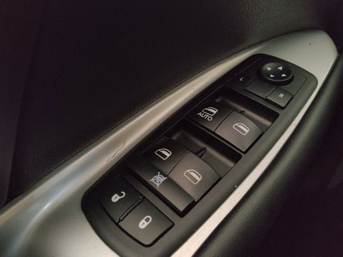 Used 2019 Dodge Journey SE image 27