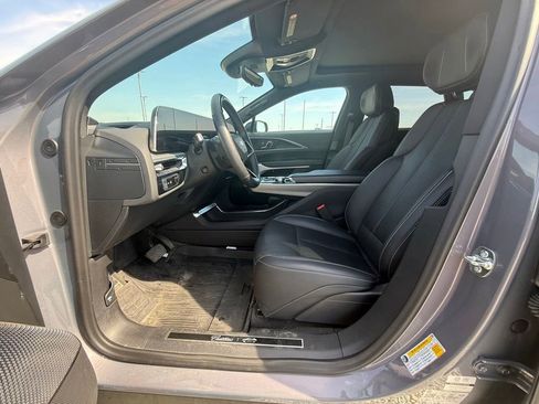 Used 2025 Cadillac Lyriq Luxury w/ LPO, Floor Liner Package AWD/4WD image 30