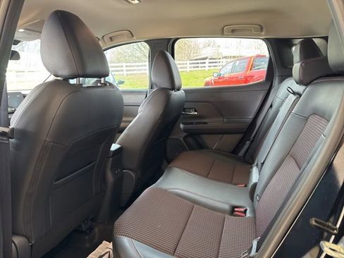 Used 2025 Nissan Kicks SR image 10