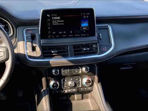 Used 2022 GMC Yukon XL AT4 image 7