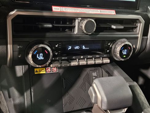 New 2026 Toyota 4Runner Limited AWD/4WD image 19