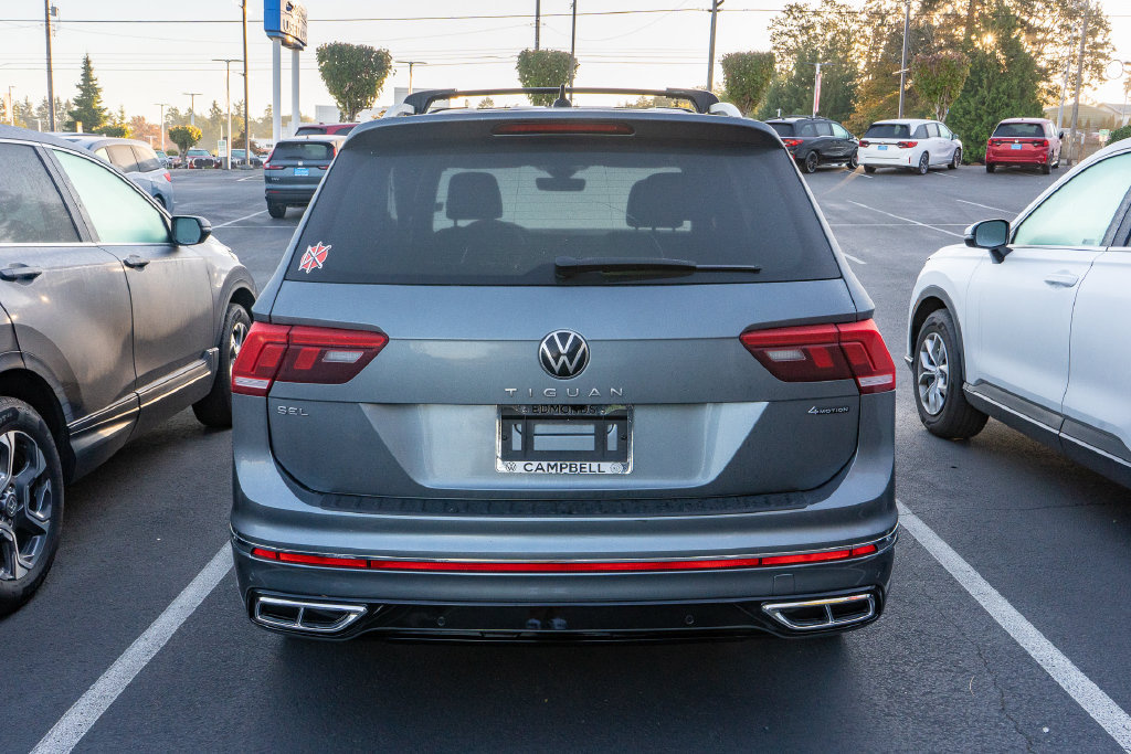 Used 2023 Volkswagen Tiguan SEL R-Line AWD/4WD image 4