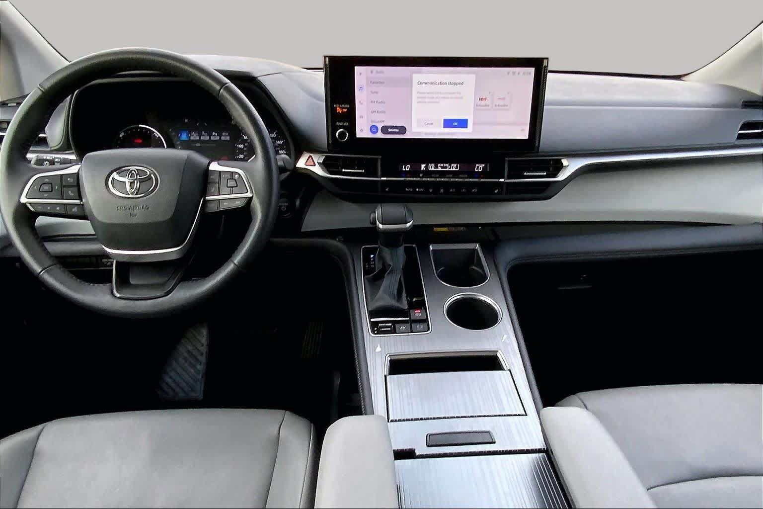 Certified 2025 Toyota Sienna XLE FWD image 15
