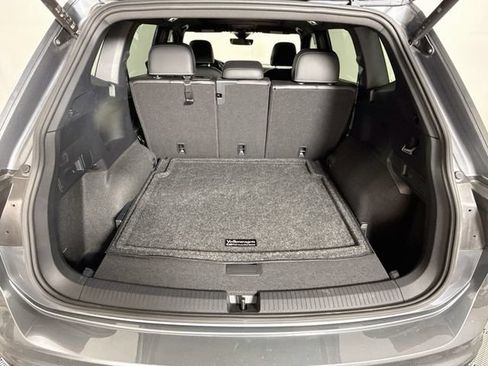 Used 2024 Volkswagen Tiguan SE R-Line AWD/4WD image 24