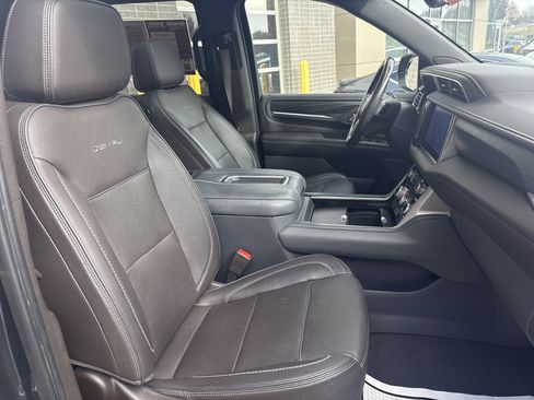 Used 2021 GMC Yukon Denali w/ Denali Premium Package image 33