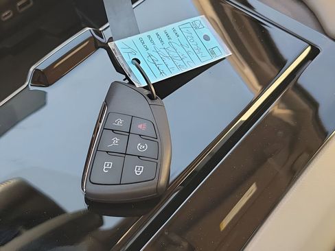 New 2026 GMC Yukon XL Denali w/ LPO, Floor Liner Package image 40