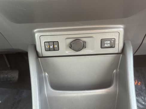 Used 2012 Toyota Prius V Five image 25