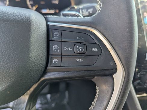 Used 2023 Jeep Grand Cherokee Altitude image 29